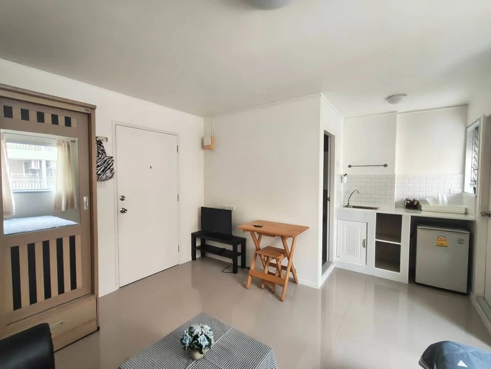 For rent: Lumpini Condo Town, Chonburi - Sukhumvit, Building B4, 6th floor, good location, garden view, not hot afternoon sun, complete electrical app