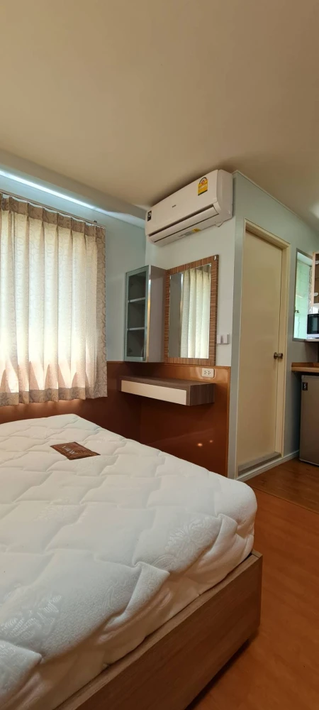 For rent: Lumpini Condo Town Chonburi-Sukhumvit, 6th floor unit. High-quality built-in furniture. Move-in ready!