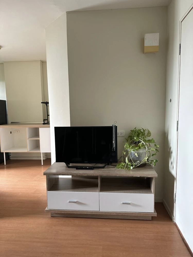 For rent: Lumpini Condo Town, Chonburi-Sukhumvit. Ready to move in, fully furnished, affordable price. Just bring your belongings and move in.