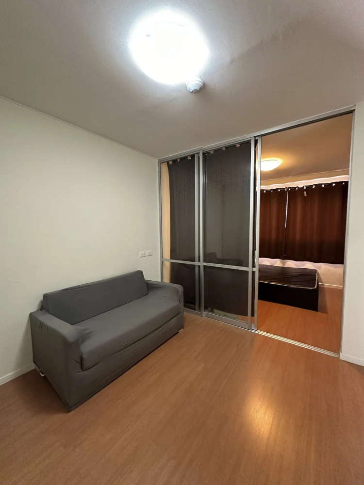 For rent: Lumpini Condo Town, Chonburi-Sukhumvit. Ready to move in, fully furnished, affordable price. Just bring your belongings and move in.