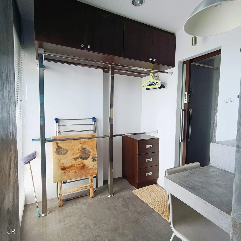 For rent: Lumpini Condo Town, North Pattaya, Sukhumvit (North Pattaya), 28th floor, good view, interested in booking now before missing out.