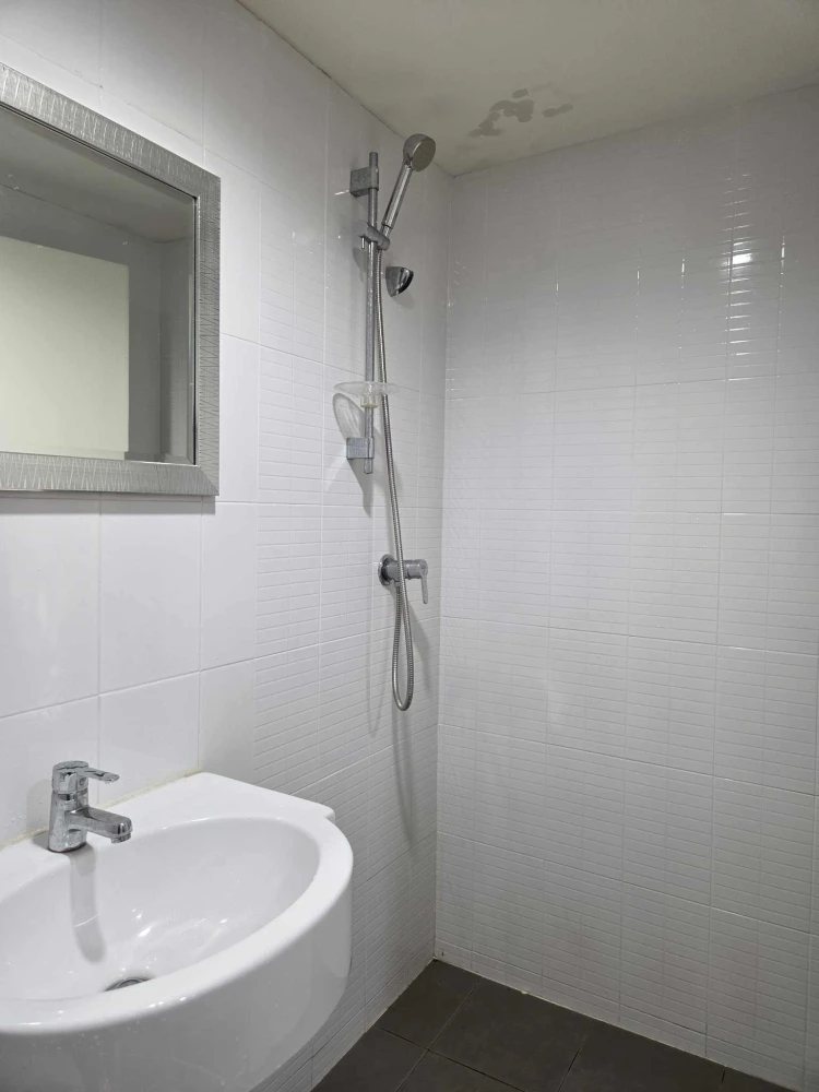 For rent: Lumpini Condo Town, North Pattaya-Sukhumvit, ready to move in, fully furnished, just bring your own luggage and move in.