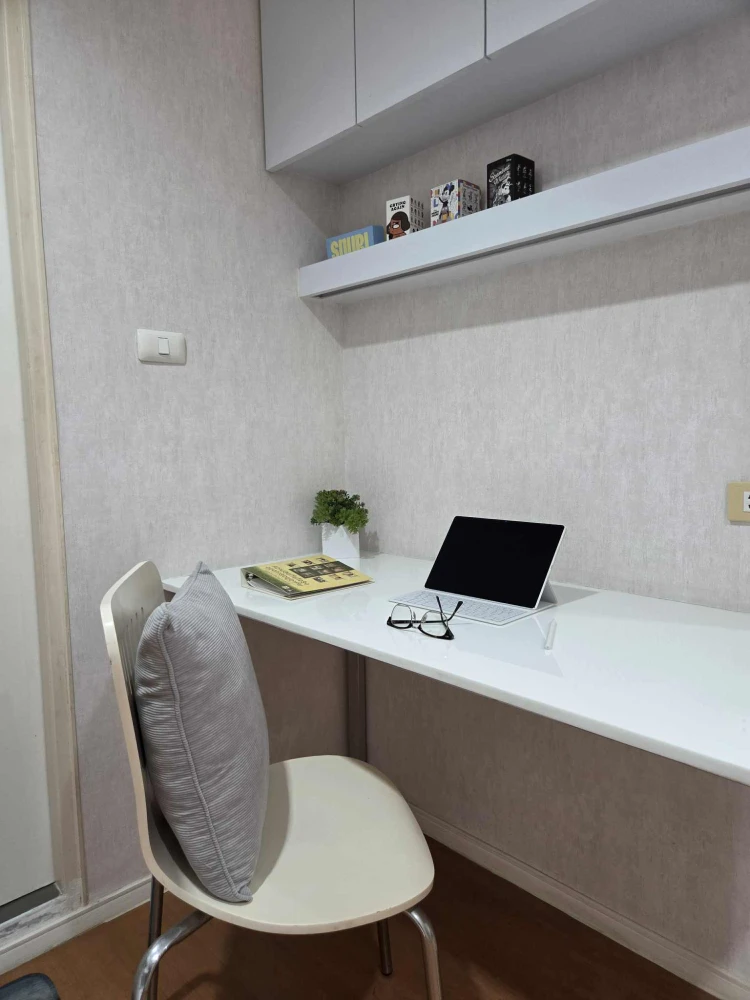 For rent: Lumpini Condo Town, North Pattaya-Sukhumvit, ready to move in, fully furnished, just bring your own luggage and move in.