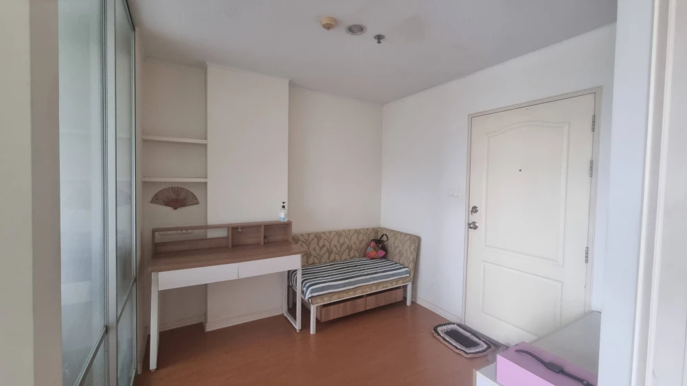 For rent: Lumpini Condo Town Ramintra - Nawamin, 25 sq m. Next to the BTS Pink Line, very convenient transportation. Grab it now!