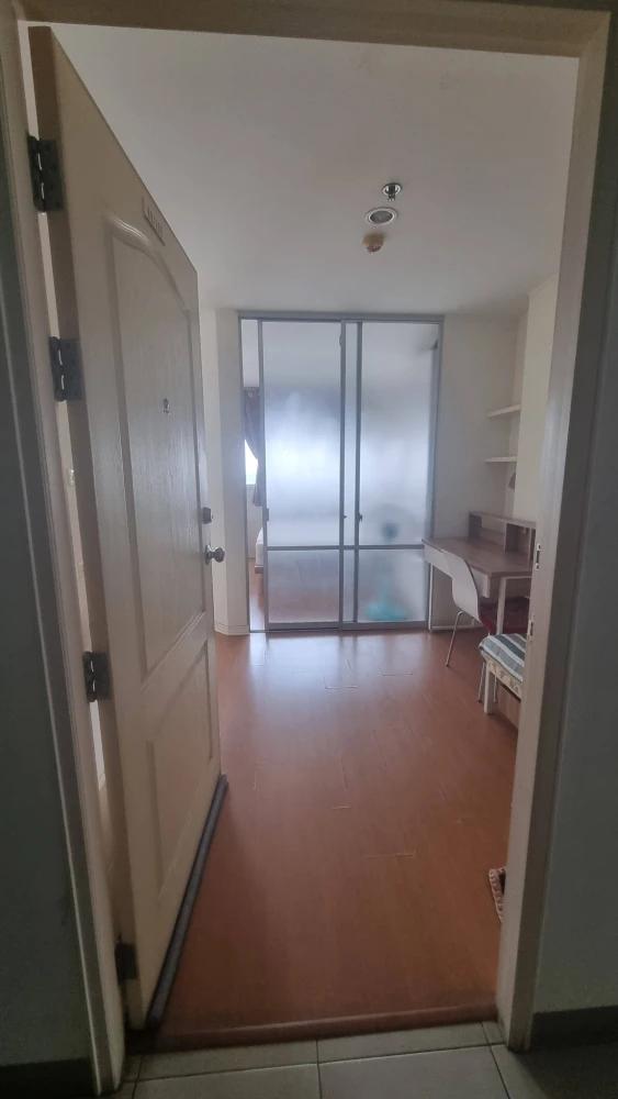 For rent: Lumpini Condo Town Ramintra - Nawamin, 25 sq m. Next to the BTS Pink Line, very convenient transportation. Grab it now!