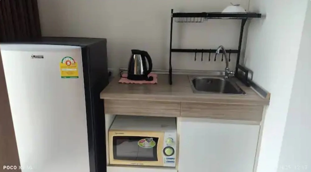 For rent: Lumpini Condo Town Ramintra - Nawamin, Building D, 18th floor, city view, airy and comfortable, fully furnished, convenient, clean, don't mi