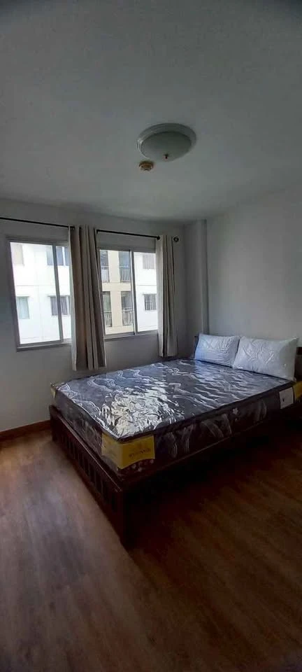 For rent: Lumpini Condo Town Ramintra - Lak Si, 1 bedroom, 1 bathroom, comes with complete furniture and electrical appliances. Don't miss it.