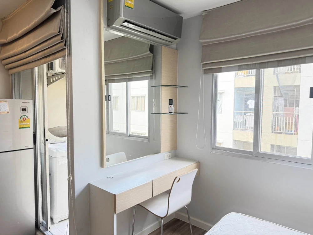 For rent: Lumpini Condo Town Ramintra - Lak Si, fully furnished with built-in wardrobe. This price is a must-see.