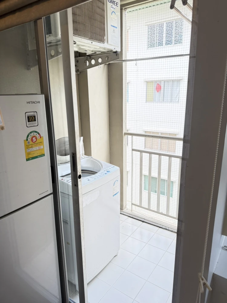 For rent: Lumpini Condo Town Ramintra - Lak Si, fully furnished with built-in wardrobe. This price is a must-see.