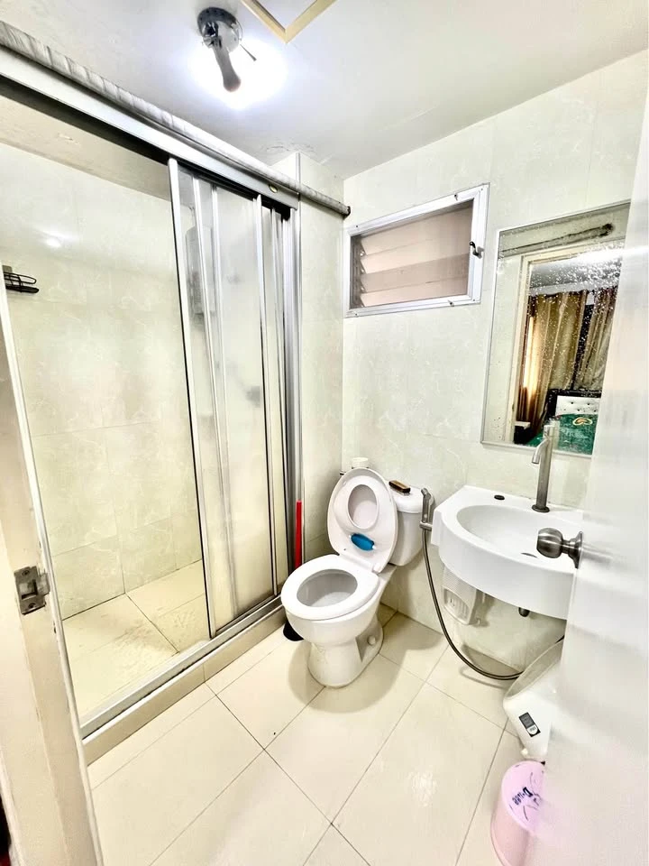 For rent: Lumpini Condo Town Ram Intra - Lak Si, corner room, bedroom not attached to the next room, quiet, no noise, spacious, open area, must book.