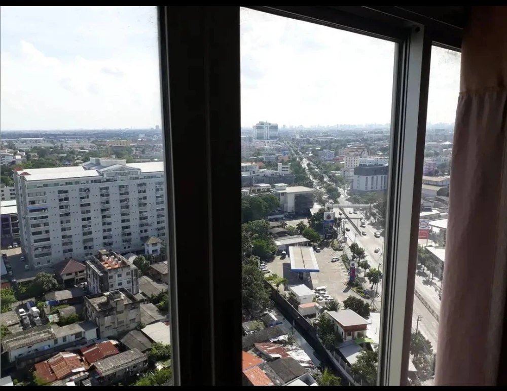 For rent, Lumpini Condo Town Ramintra-Nawamin, 19th floor, beautiful view, no block, room, good price, very nice.