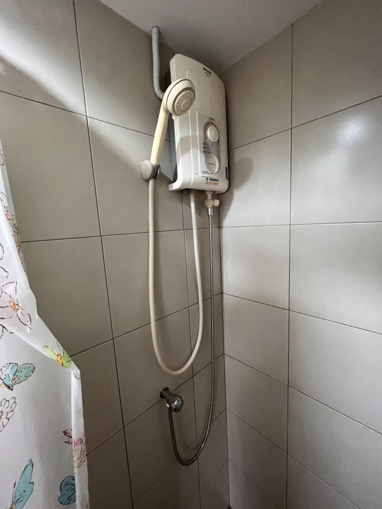 For rent: Lumpini Condo Town Ramintra-Nawamin, corner room with privacy, good price, hurry and reserve now.