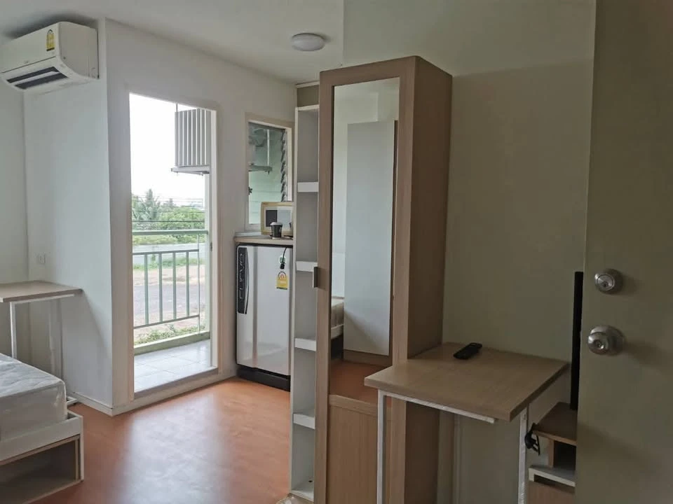 For rent: Lumpini Condo Town Romklao-Suvarnabhumi, Building B3, 2nd floor. Fully furnished and equipped with appliances. Ready to move in.