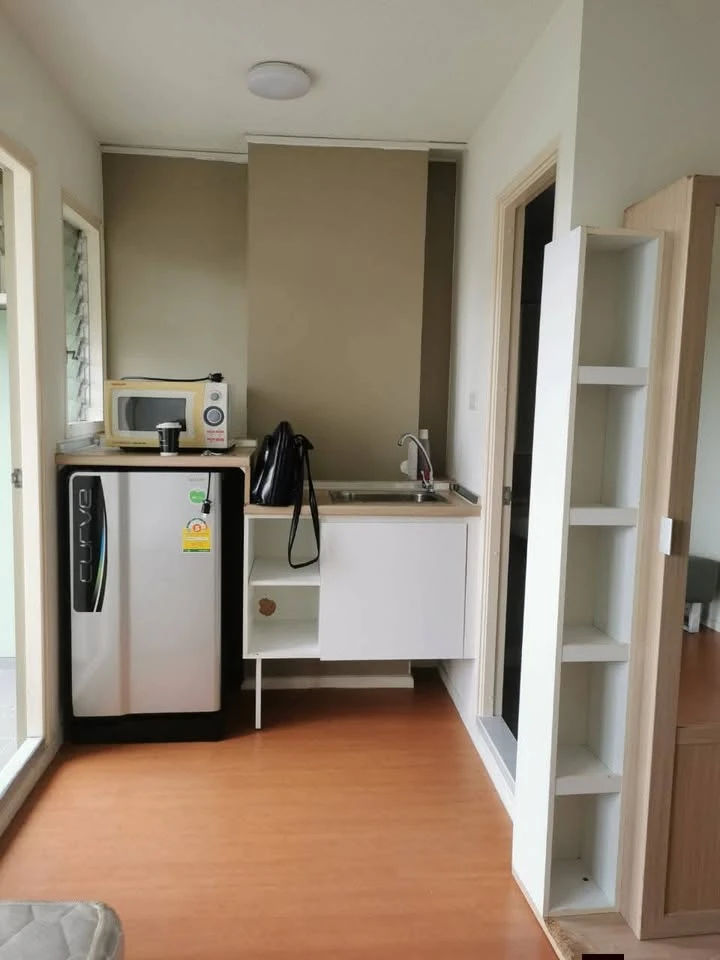 For rent: Lumpini Condo Town Romklao-Suvarnabhumi, Building B3, 2nd floor. Fully furnished and equipped with appliances. Ready to move in.