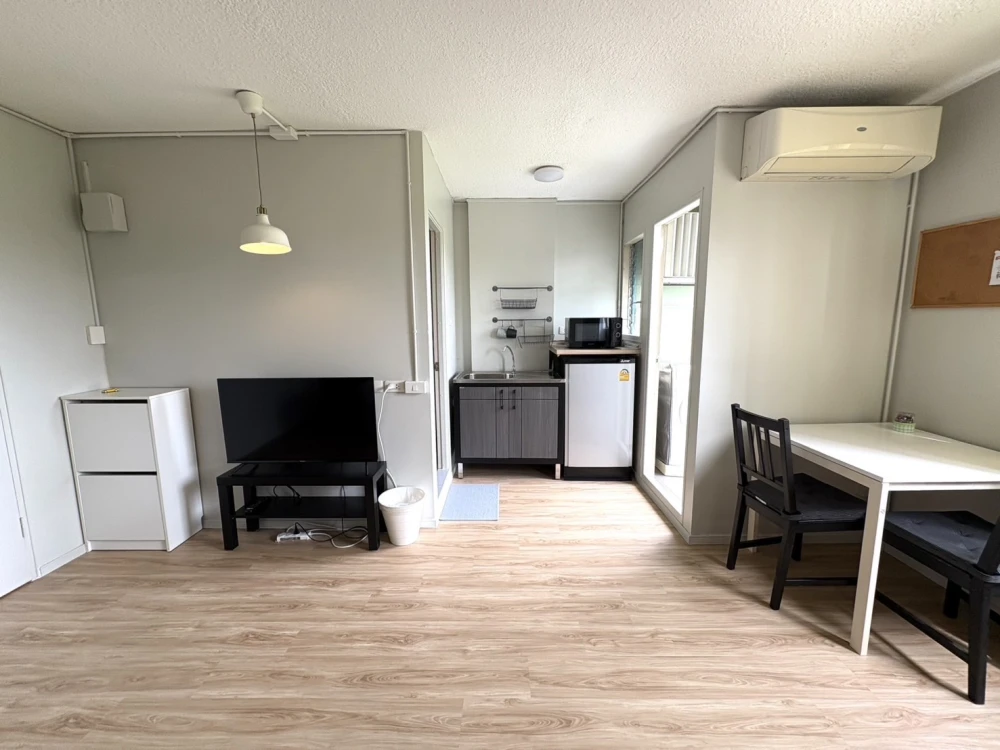 For rent: Lumpini Condo Town Romklao-Suvarnabhumi, ready to move in, complete here, just come with your belongings and you can move in.