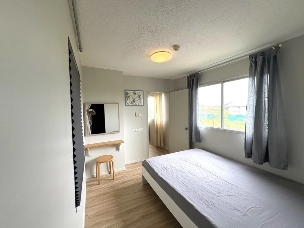 For rent: Lumpini Condo Town Romklao-Suvarnabhumi, ready to move in, complete here, just come with your belongings and you can move in.