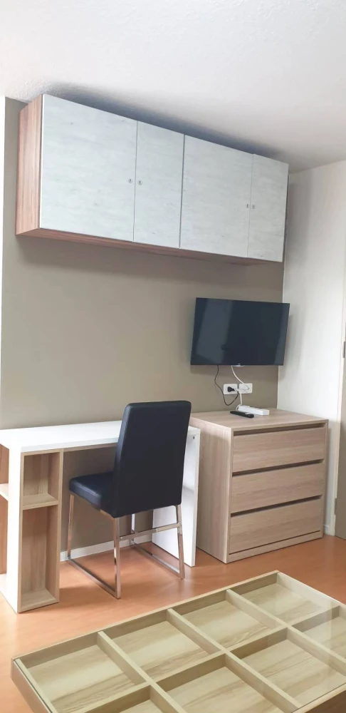For rent: Lumpini Condo Town Romklao-Suvarnabhumi. Ready to move in. Fully furnished. Hurry and reserve now. Don't delay.