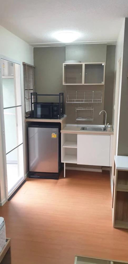 For rent: Lumpini Condo Town Romklao-Suvarnabhumi. Ready to move in. Fully furnished. Hurry and reserve now. Don't delay.