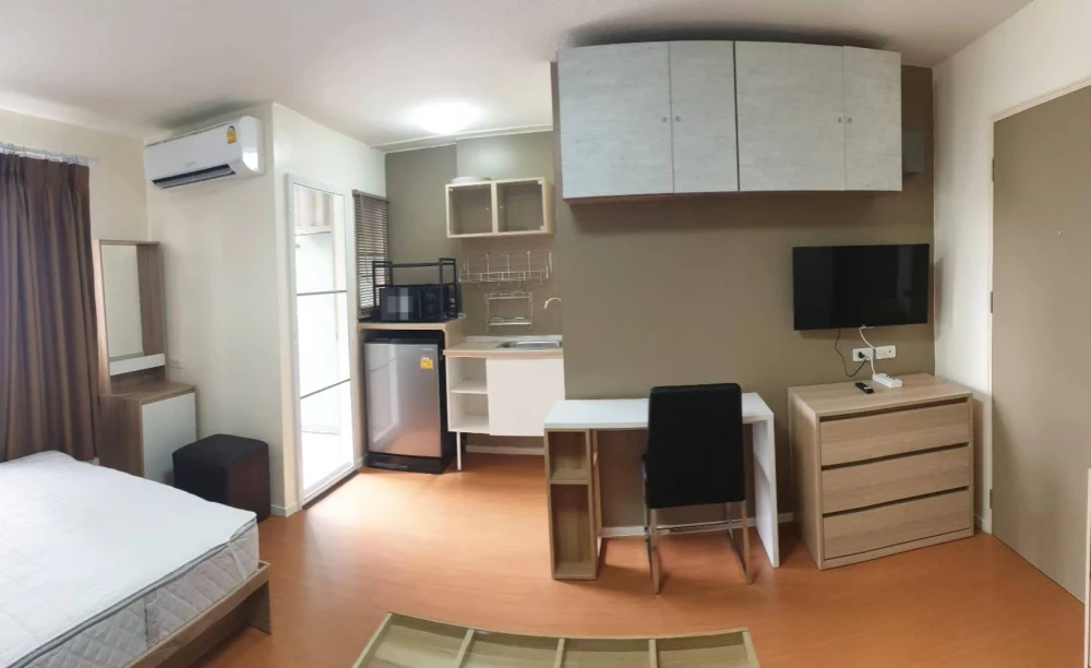 For rent: Lumpini Condo Town Romklao-Suvarnabhumi. Ready to move in. Fully furnished. Hurry and reserve now. Don't delay.