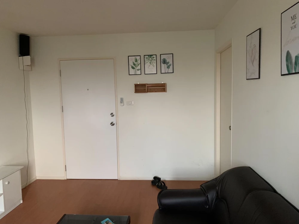 For rent: Lumpini Condo Town Romklao-Suvarnabhumi, ready to move in, spacious and comfortable room, just bring your suitcase!!!