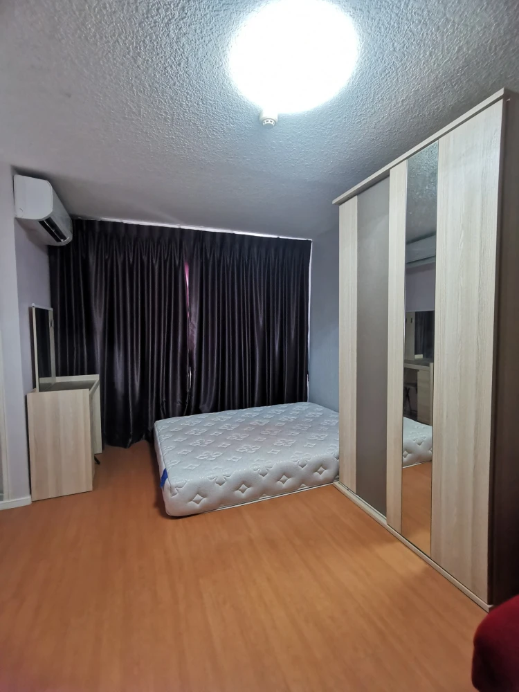 For rent: Lumpini Condo Town Romklao-Suvarnabhumi, studio room size 22 sq m., fully furnished, very worth booking.