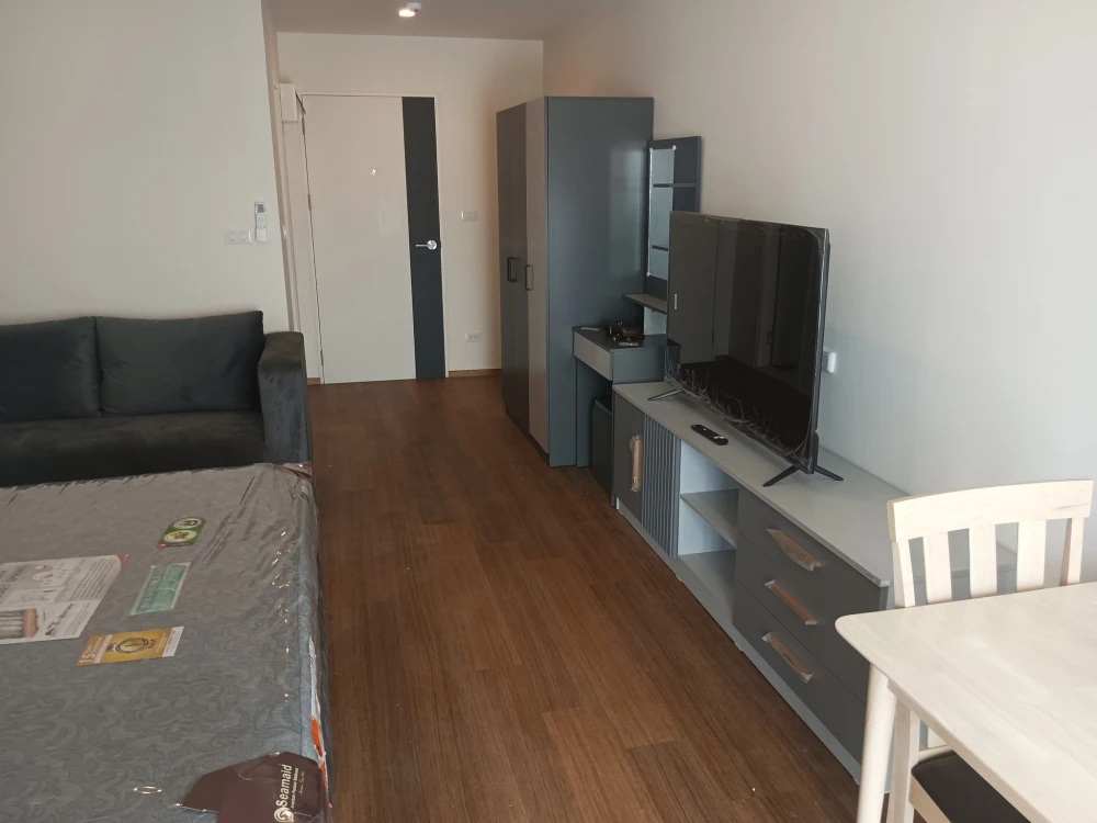 For rent: Lumpini Condo Town Ekamai 48, nice room, complete facilities, good price, hurry and book now.