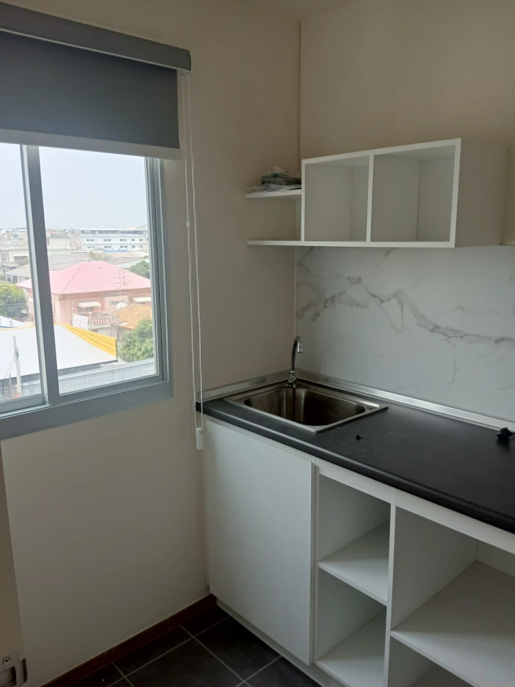 For rent: Lumpini Condo Town Ekamai 48, nice room, complete facilities, good price, hurry and book now.