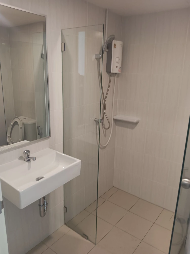 For rent: Lumpini Condo Town Ekamai 48, nice room, complete facilities, good price, hurry and book now.