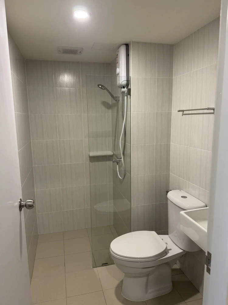 For rent: Lumpini Condo Town Ekamai 48, ready to move in, fully furnished, affordable price, hurry and reserve now!!!