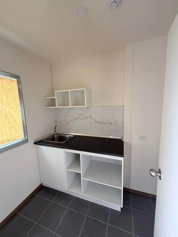 For rent: Lumpini Condo Town Ekachai 48. Unfurnished unit, perfect for those who love decorating! Great price, easy on the wallet. Book now!