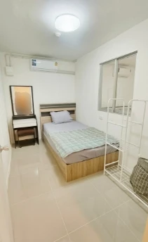For rent: Lumpini Township Rangsit Khlong 1, 5th floor, fully furnished room, ready to move in, reserve now before it's gone.