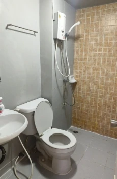 For rent: Lumpini Township Rangsit Khlong 1, 5th floor, fully furnished room, ready to move in, reserve now before it's gone.