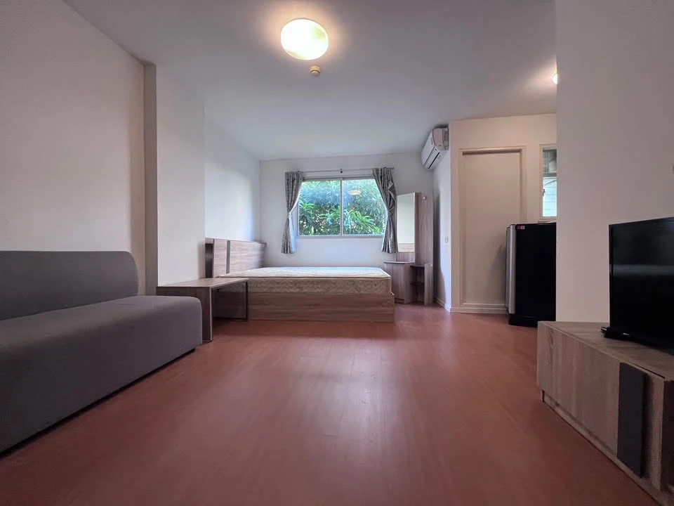 For rent: Lumpini Township Rangsit Khlong 1, north-facing, morning sun, not hot, complete with electrical appliances. You can't miss this opportunity!
