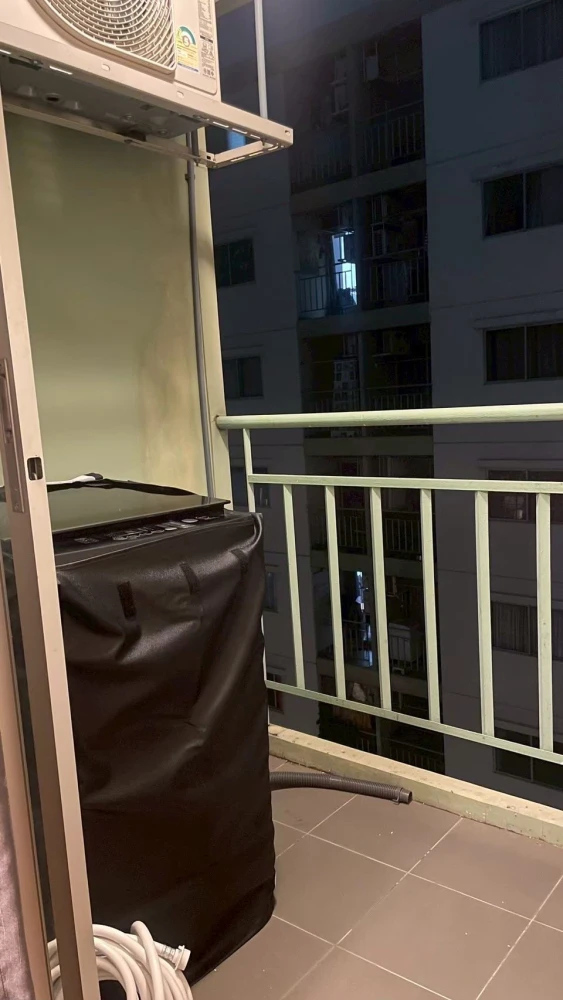 For rent: Lumpini Township Rangsit Klong 1, 26 sq.m. partitioned room, C8, 6th floor. Great price, includes washing machine. Book now!