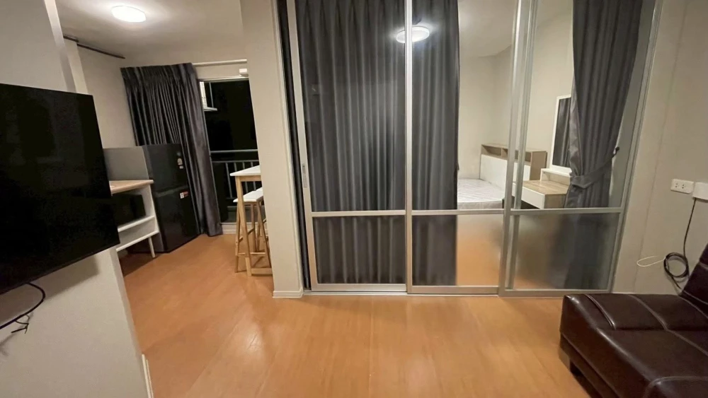For rent: Lumpini Township Rangsit Klong 1, 26 sq.m. partitioned room, C8, 6th floor. Great price, includes washing machine. Book now!