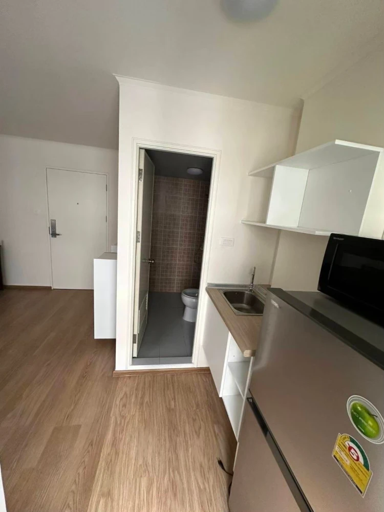 For rent: Lumpini Township Rangsit Khlong 1, 2 combined rooms, connected to each other, plenty of usable space, has a large built-in wardrobe, must re