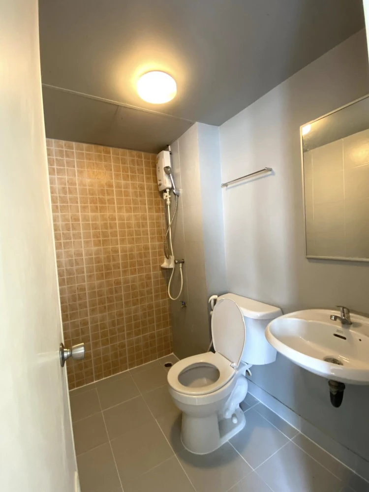 For rent: Lumpini Township Rangsit Klong 1. Nice room, fully furnished, affordable price, complete amenities. Book now!