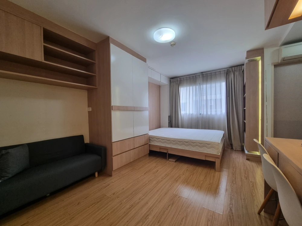 For rent: Lumpini Township Rangsit Khlong 1, studio room with built-in furniture throughout the room. This type must be reserved.