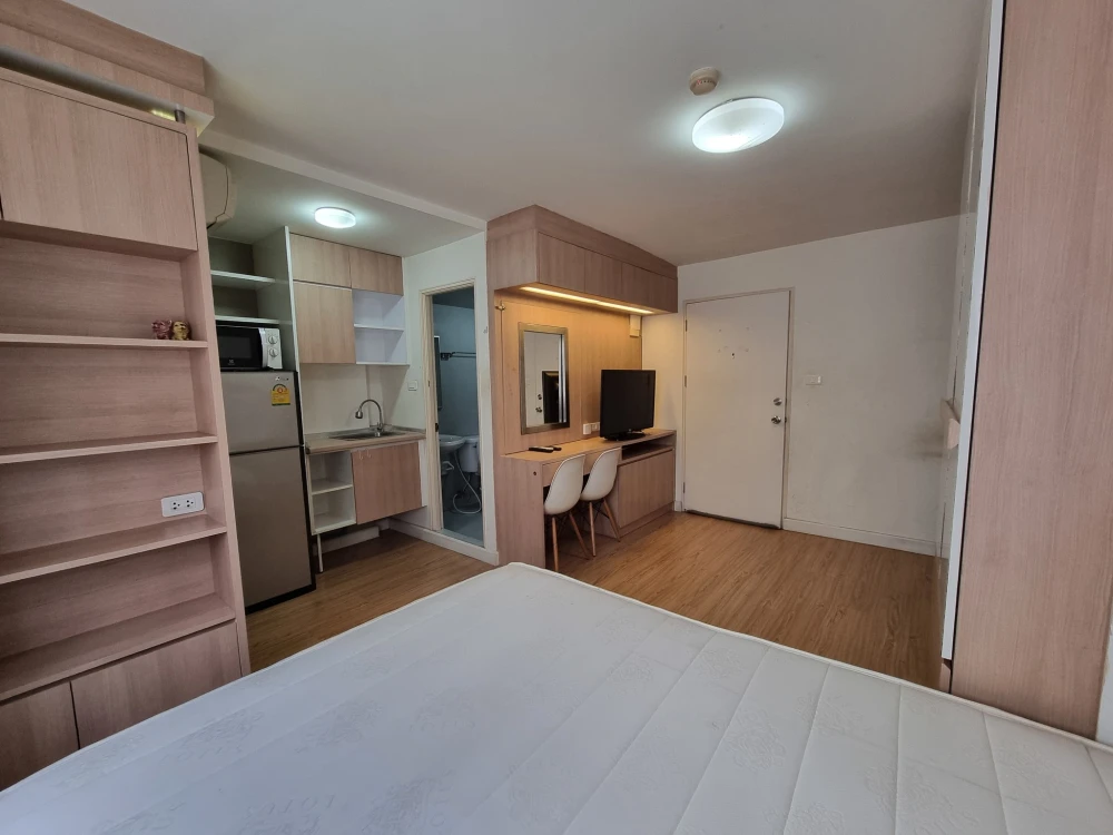 For rent: Lumpini Township Rangsit Khlong 1, studio room with built-in furniture throughout the room. This type must be reserved.