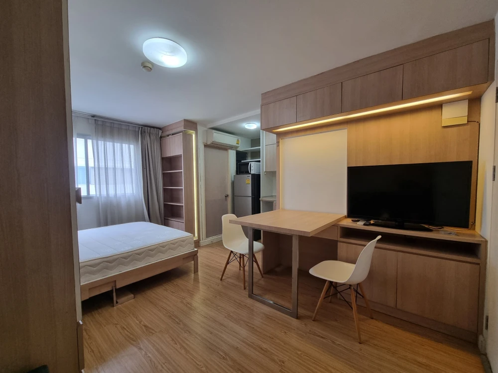 For rent: Lumpini Township Rangsit Khlong 1, studio room with built-in furniture throughout the room. This type must be reserved.