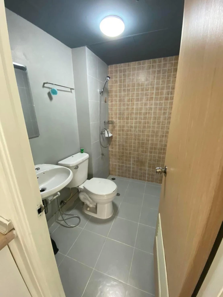 For rent: Lumpini Township Rangsit Khlong 1, studio room, fully furnished, simply decorated but very comfortable. Don't miss it.