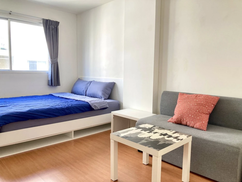 For rent: Lumpini Township Rangsit Klong 1, Building C7, 5th floor. Beautifully furnished unit with complete appliances, ready to move in.