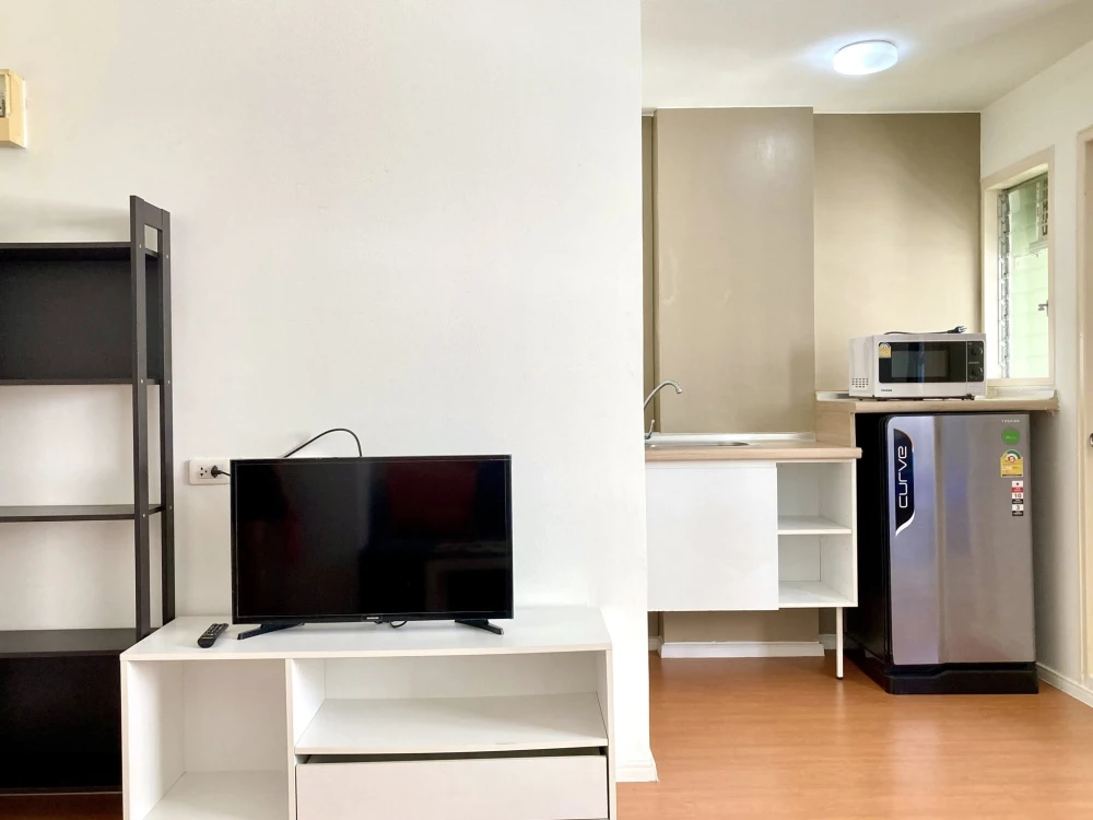 For rent: Lumpini Township Rangsit Klong 1, Building C7, 5th floor. Beautifully furnished unit with complete appliances, ready to move in.