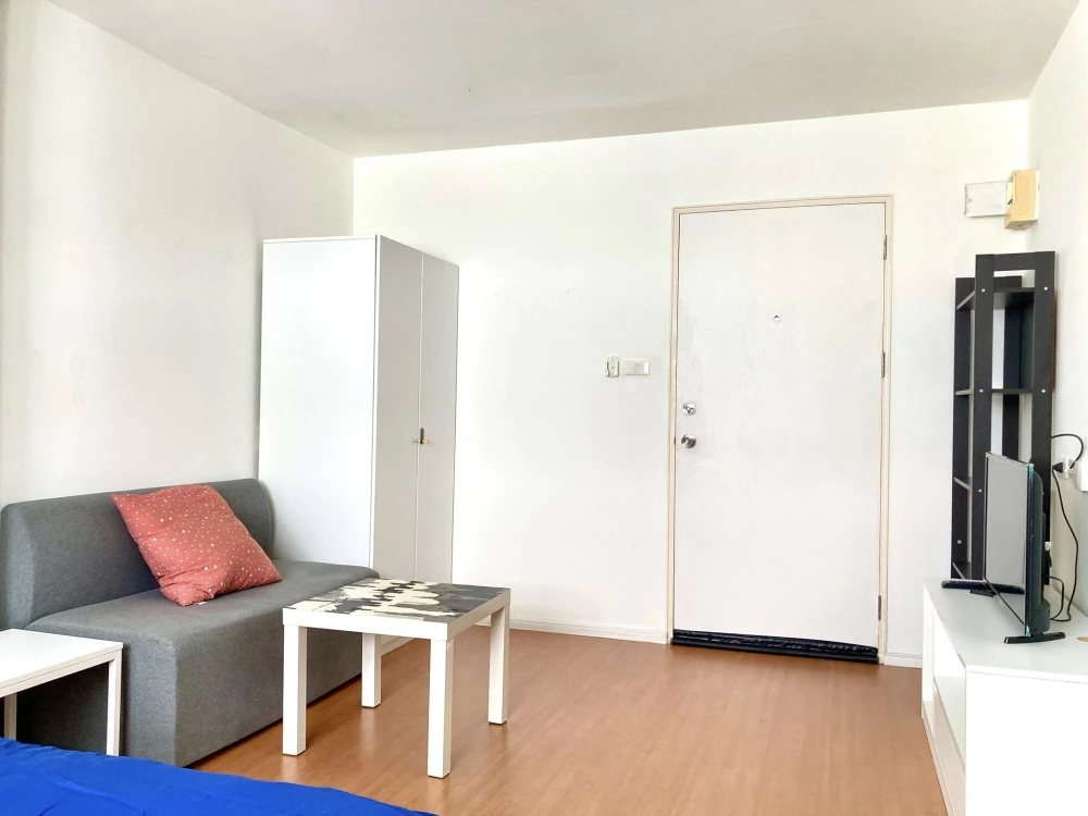 For rent: Lumpini Township Rangsit Klong 1, Building C7, 5th floor. Beautifully furnished unit with complete appliances, ready to move in.