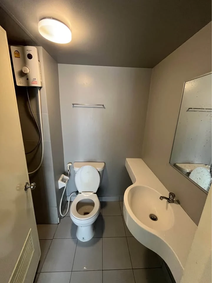 For rent: Lumpini Township Rangsit Khlong 1, Building G1, 7th floor, glass partition, separate area, complete electrical appliances, ready to move in!
