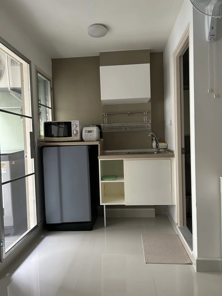 For rent: Lumpini Township Rangsit Khlong 1, front zone. This side has a balcony that's not hot. Beautiful room, minimalist, clean, fully furnished, g