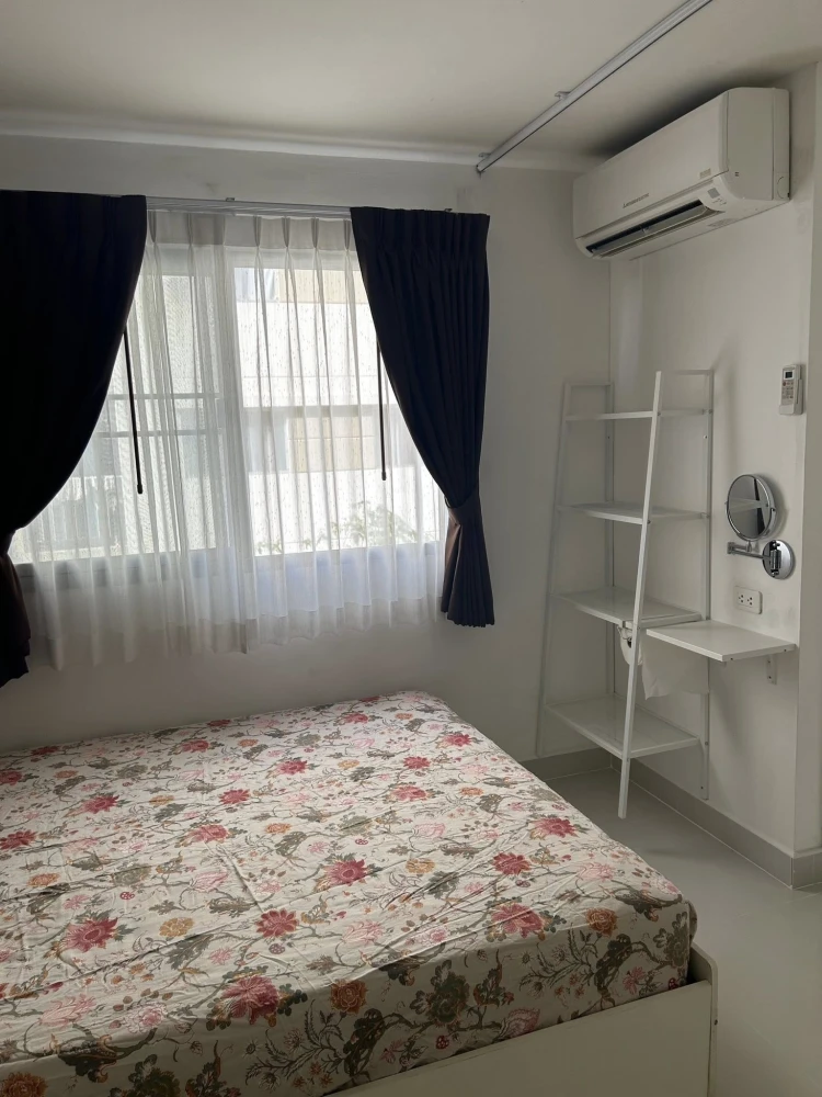 For rent: Lumpini Township Rangsit Khlong 1, front zone. This side has a balcony that's not hot. Beautiful room, minimalist, clean, fully furnished, g