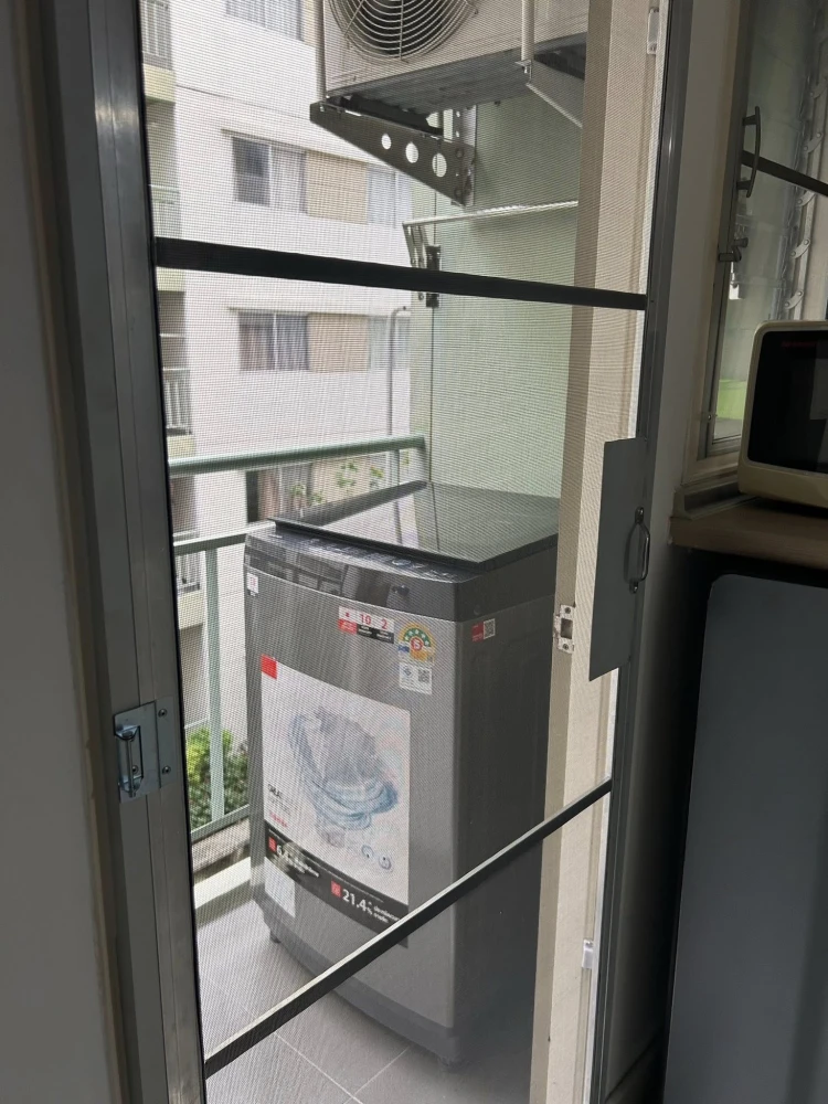 For rent: Lumpini Township Rangsit Khlong 1, front zone. This side has a balcony that's not hot. Beautiful room, minimalist, clean, fully furnished, g