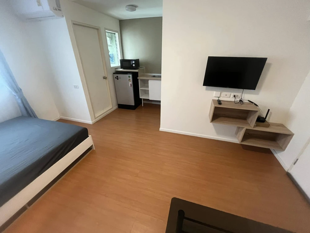 For rent: Lumpini Township Rangsit Khlong 1, corner room with privacy, not too expensive, hurry and reserve now, don't wait.