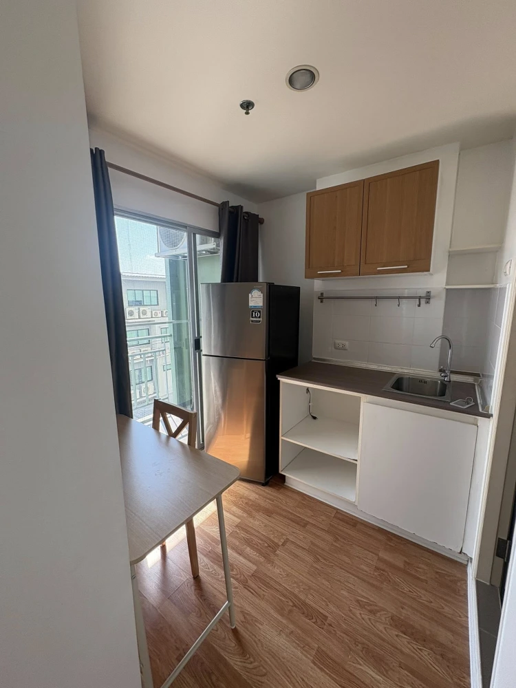 For rent: Lumpini Nawamin Sriburapha. The unit faces away from the building, offering peace and privacy. Grab it now!